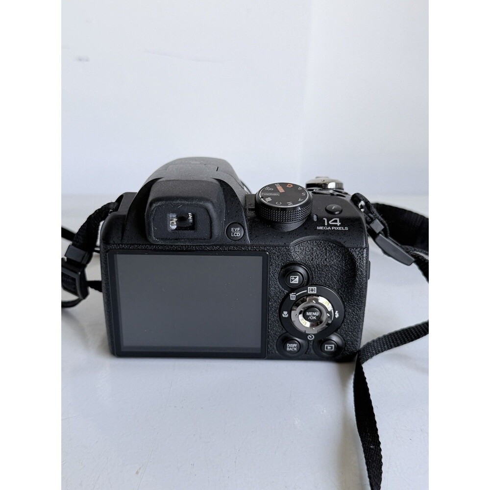 Fujifilm FinePix S Series S3200 14.0MP Digital Camera - Untested